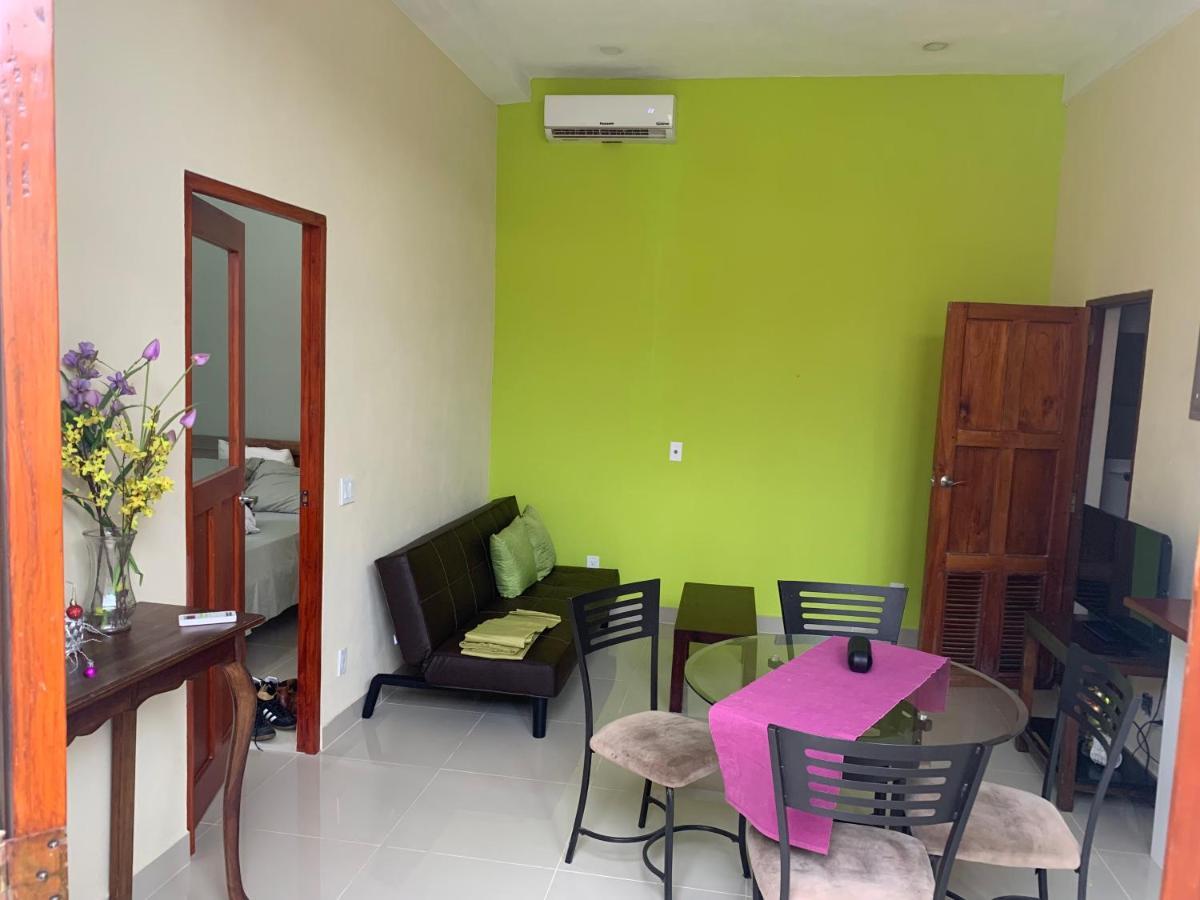 Apartamentos Casa Amarilla Granada  Kültér fotó