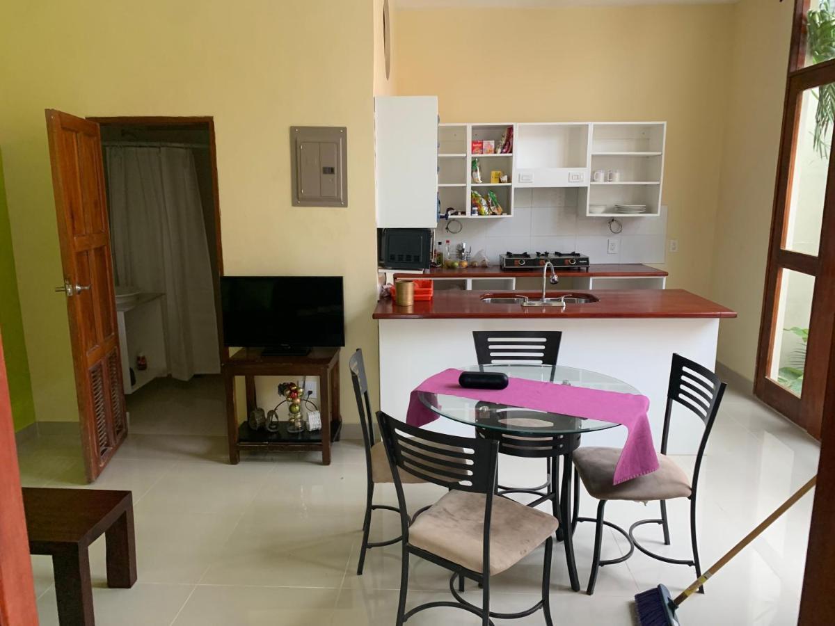 Apartamentos Casa Amarilla Granada  Kültér fotó