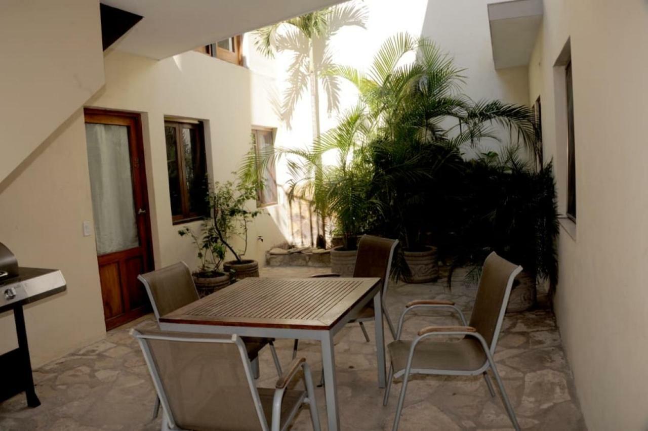 Apartamentos Casa Amarilla Granada  Kültér fotó