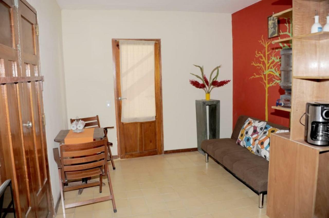 Apartamentos Casa Amarilla Granada  Kültér fotó