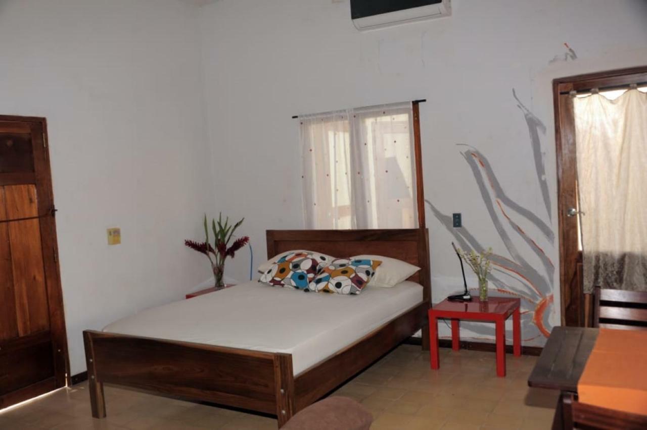 Apartamentos Casa Amarilla Granada  Kültér fotó