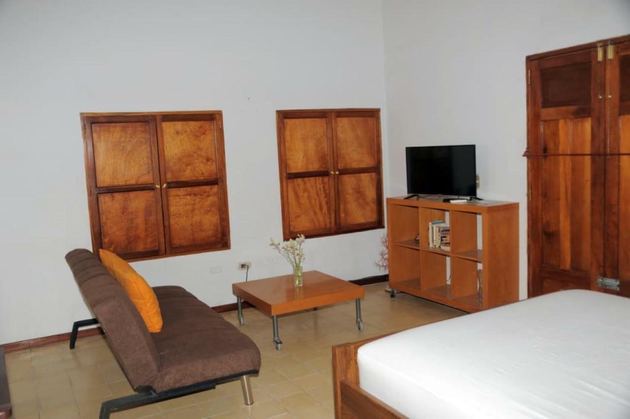 Apartamentos Casa Amarilla Granada  Kültér fotó